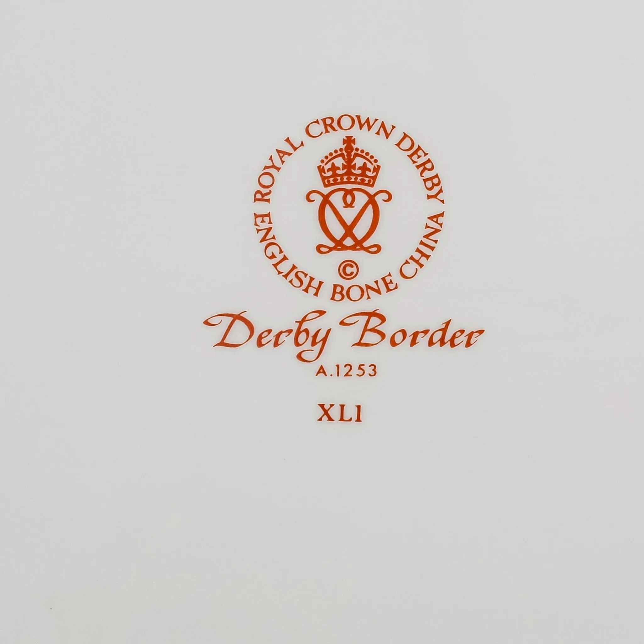 ROYAL CROWN DERBY Derby Border A1253 Platter